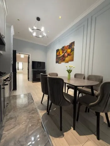 130 м², 4-комн. квартира, 4/8-1