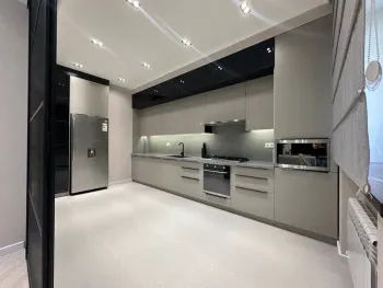 100 м², 3-комн. квартира, 1/8-1