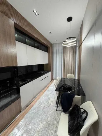 83 м², 3-комн. квартира, 3/10-1
