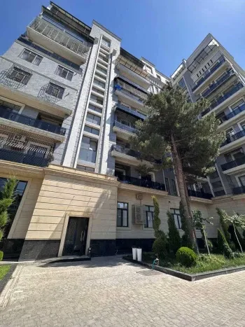 136 m², 4-xonali kvartira, 8/10-2